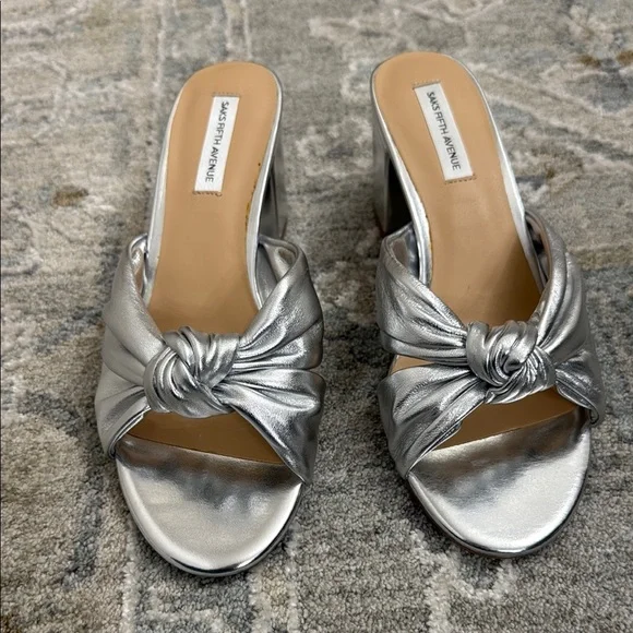 NWT Saks Fifth Avenue Silver Mules with Knotted Detail - Picture 3 of 5